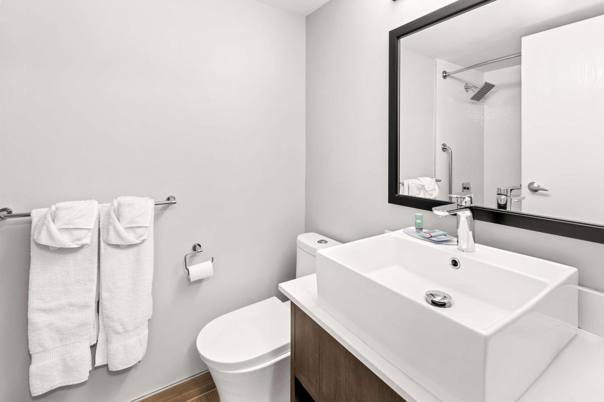 Best Western Cowichan Valley Inn Дънкан Екстериор снимка